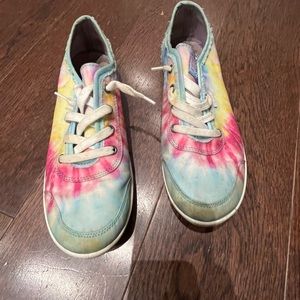 BOBS tie dye women’s sneakers